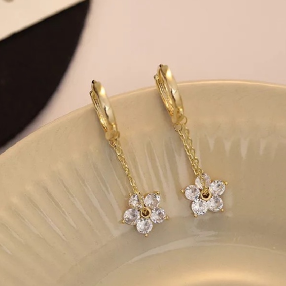 Sterling Silver Tassel Flower Simulated Diamonds Gold Earrings - Picture 5 of 6
